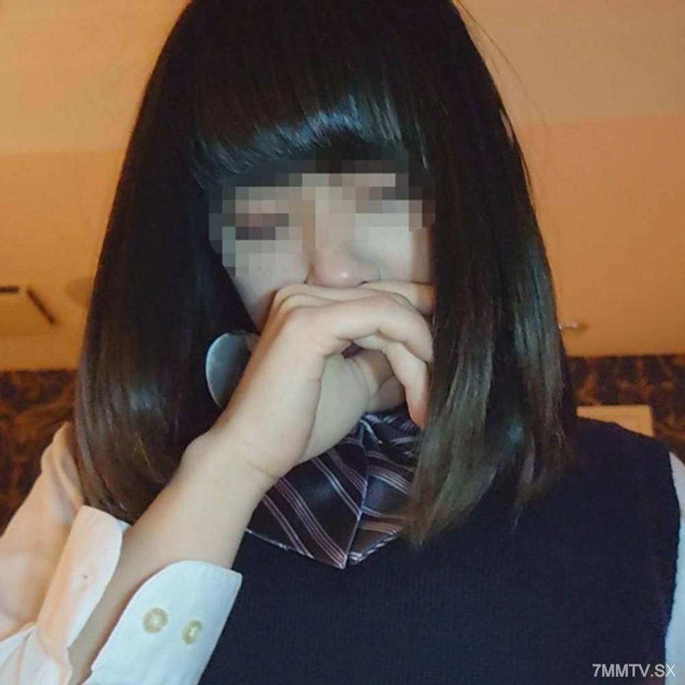 [無碼]fc2-ppv 4702974 【無・制服コス】穿著制服 cosplay 的身材絕佳美腿美臀美女，將粗毛陰道生插並大量射精內射【特典高畫質】