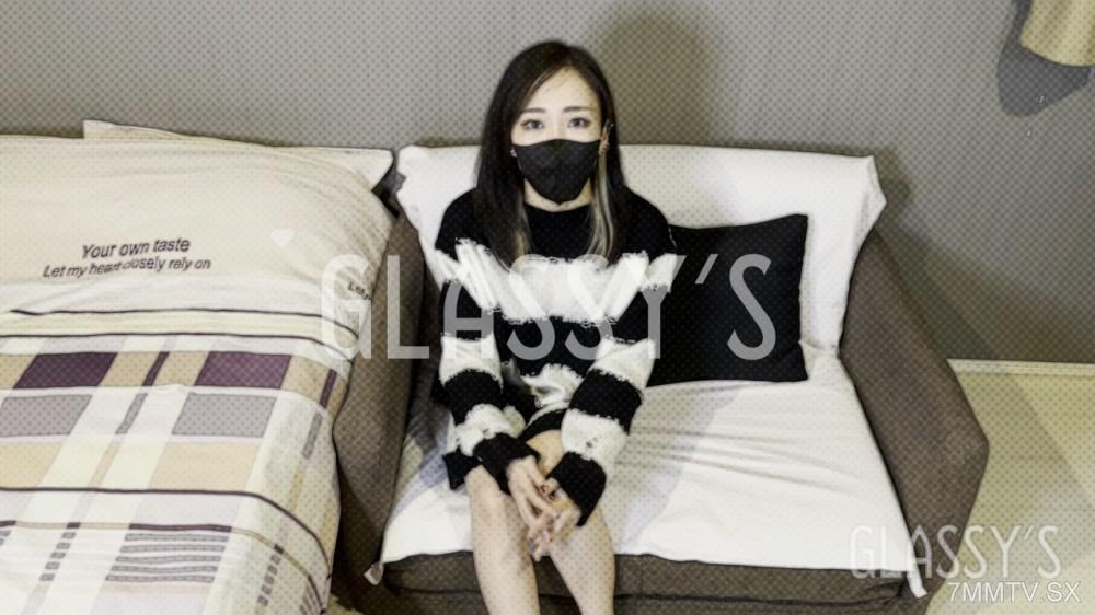 [無碼]fc2-ppv 4660915 #15 18歲的巨乳**與無套拍攝私拍│GLASSY