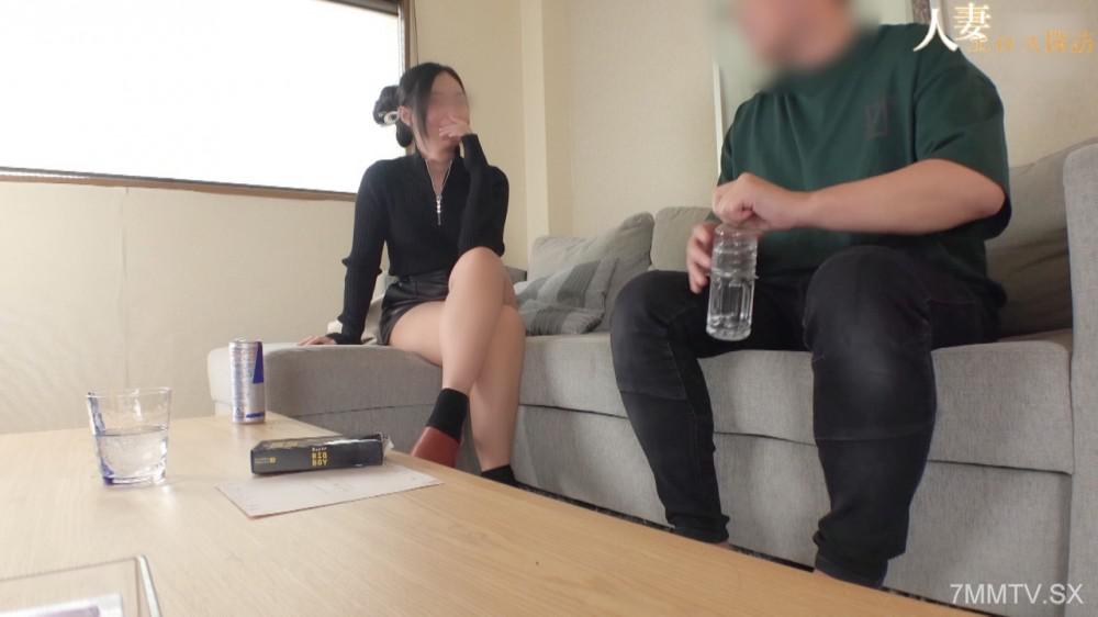 [無碼]fc2-ppv 4640336 ※初回限定1680⇒840 「旦那より大きいですね…♥」関西の美人な人妻をデカチンピストンで失神寸前までパコる！ FC2-PPV-4640336