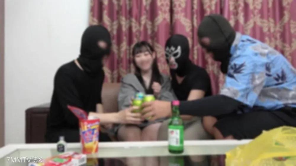 [無碼]fc2-ppv 4524304 [連續四次投籃]我一直在玩遊戲，看看誰可以被視為家庭聚會。FC2-PPV-4524304