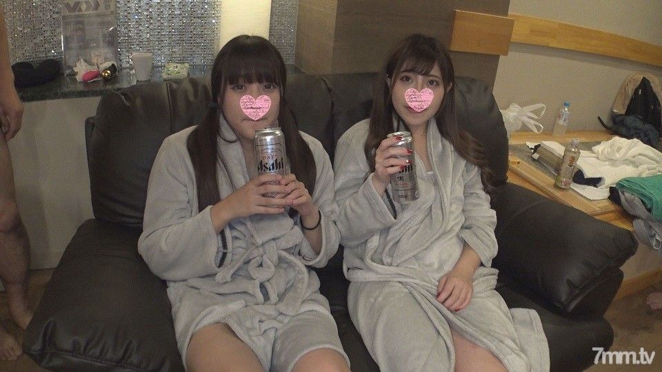 [無碼]fc2-ppv 2251972 潛入秘密狂歡派對㊲同人AV界最強雙打！一隻手拿著啤酒和中年男人和中出節♪這是一張讓攝影師哭泣的照片...... www