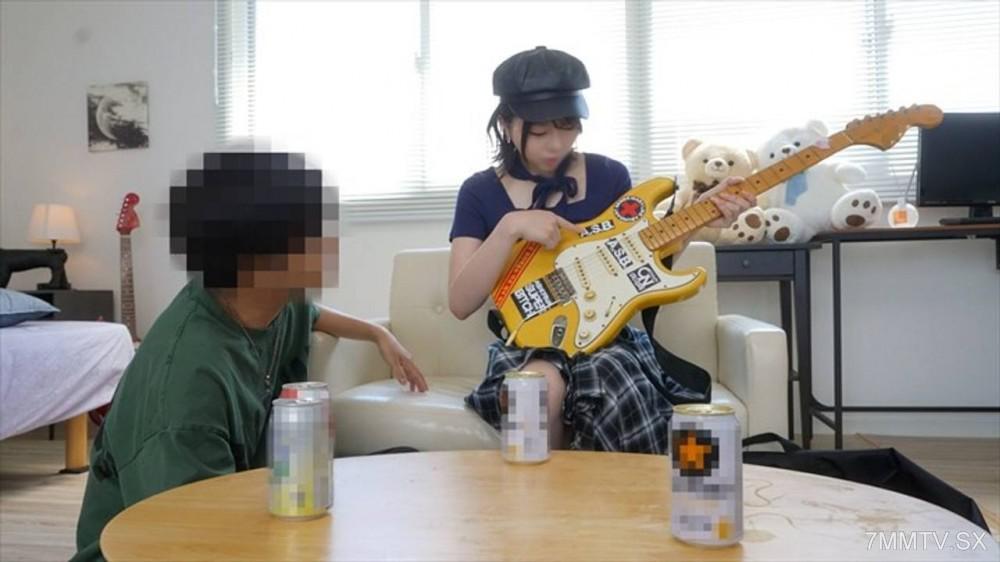 [無碼]fc2-ppv 4838973 【馬索維奇】都內女子龐克界騷然 高個超絕淫亂吉他手 巴奇波柯***捲進瘋狂操